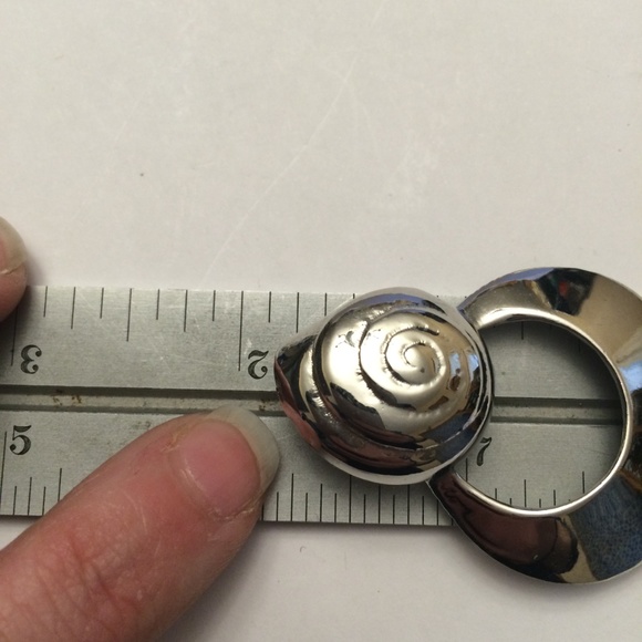 Gorgeous Vintage silver tone earrings - Picture 4 of 5